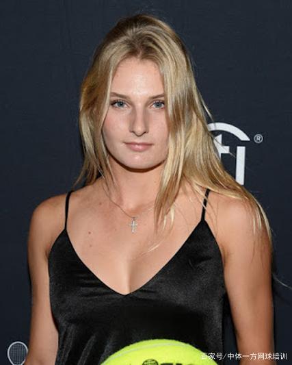 交媒体上引 交媒体上引