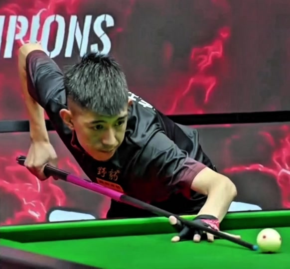 常年效力于 常年效力于